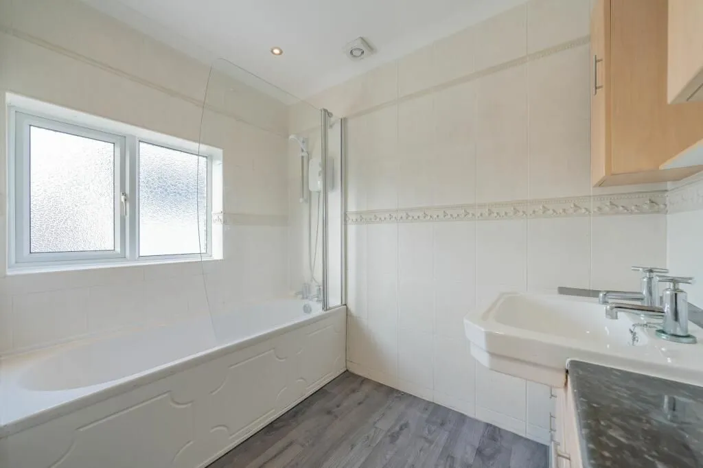 Liverpool Road, Crosby, Liverpool, Merseyside, L23 5SJ - Online Auctions