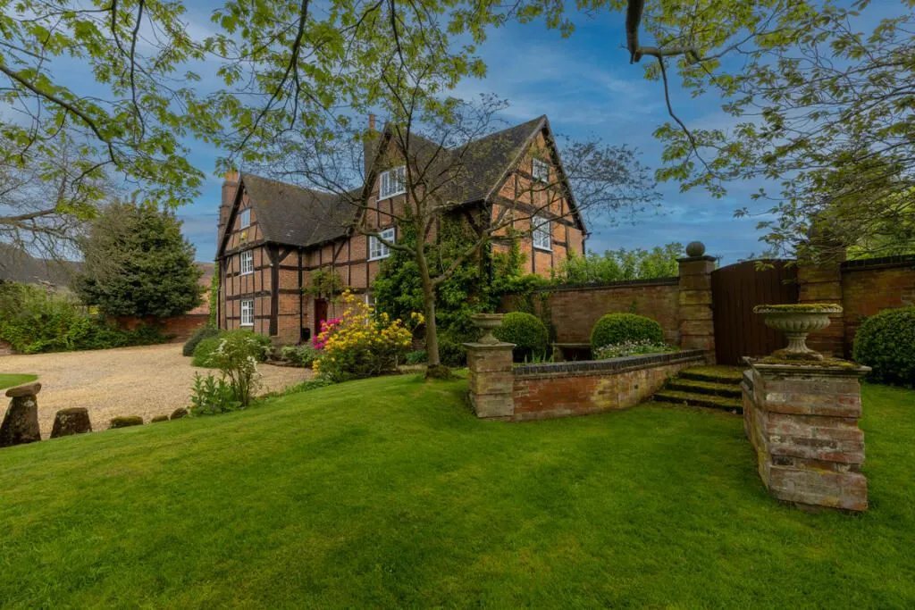 Green Farm, Back Lane, Coleshill, Birmingham, West Midlands, B46 2AP - Online Auctions