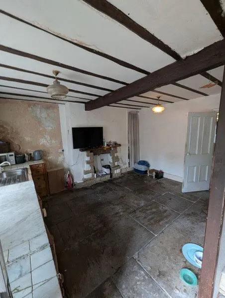 High Street, Uppermill, Oldham, Lancashire, OL3 6HA - Online Auctions