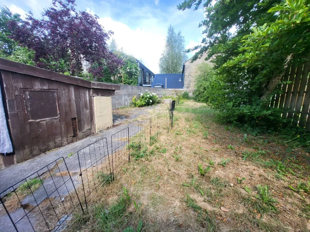 Butts Hill, Frome, Somerset, BA11 1HR - Online Auctions