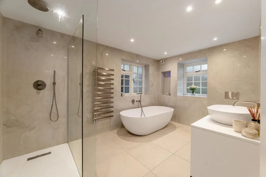 Willow Tree Cottage, Spinning Wheel Lane, Binfield, Bracknell, Berkshire, RG42 5QH - Online Auctions