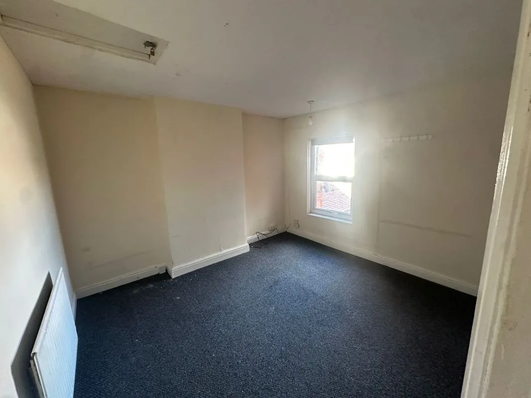 Church Road, Nuneaton, Warwickshire, CV10 8LJ - Online Auctions