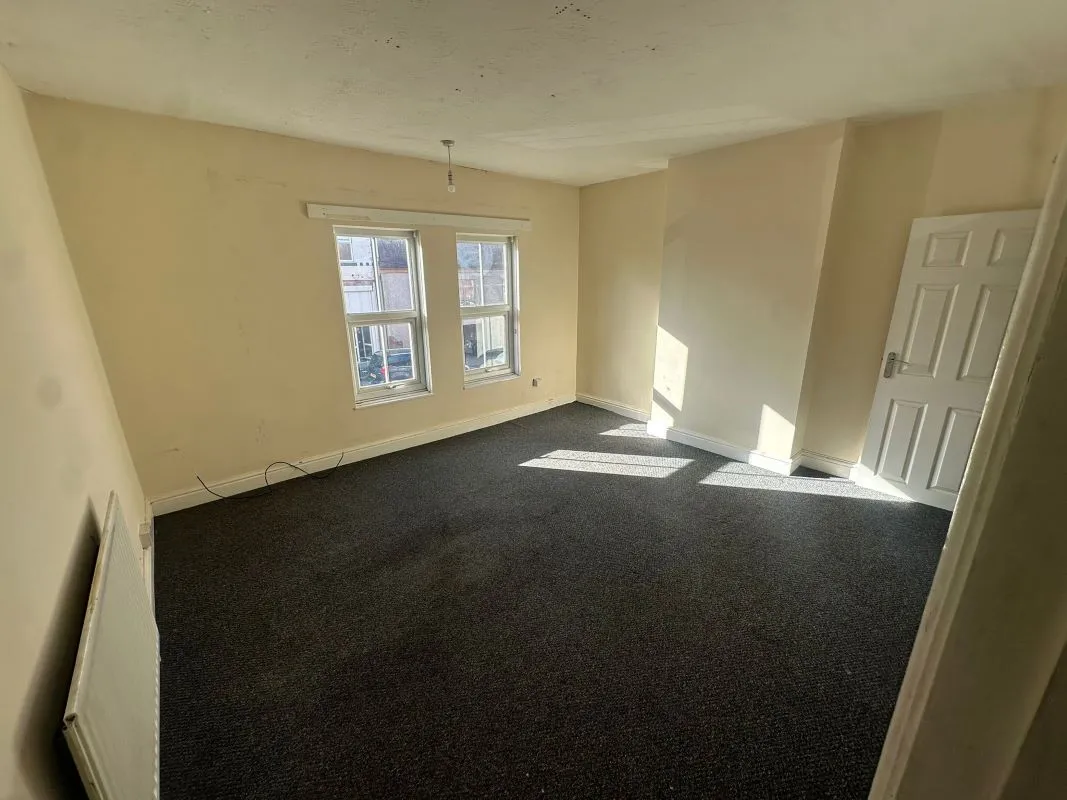 Church Road, Nuneaton, Warwickshire, CV10 8LJ - Online Auctions
