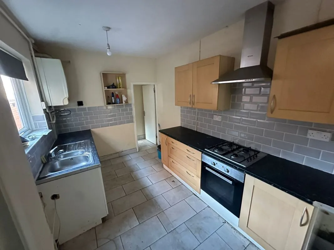 Church Road, Nuneaton, Warwickshire, CV10 8LJ - Online Auctions