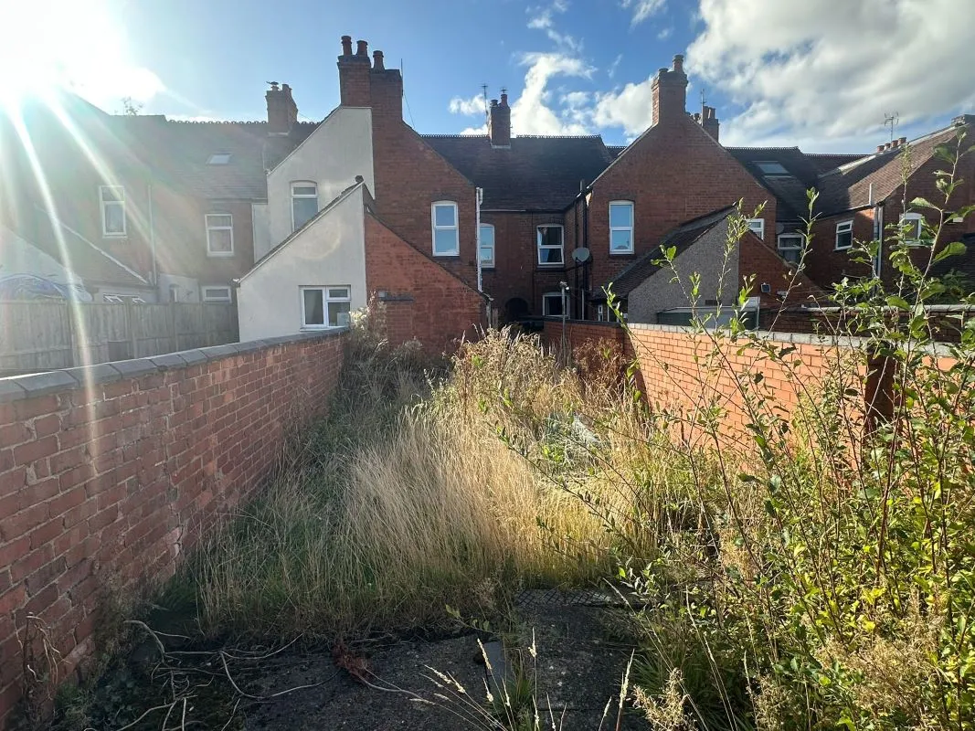 Church Road, Nuneaton, Warwickshire, CV10 8LJ - Online Auctions
