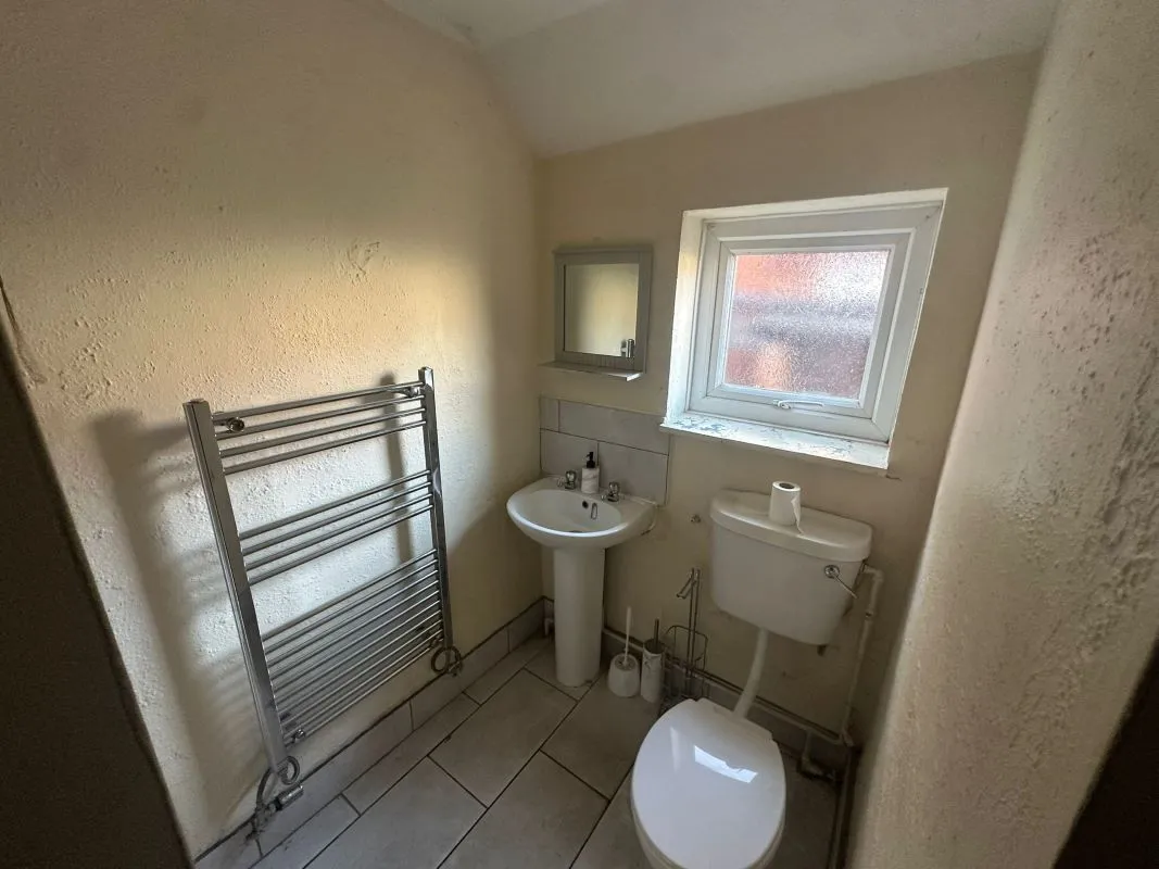 Church Road, Nuneaton, Warwickshire, CV10 8LJ - Online Auctions
