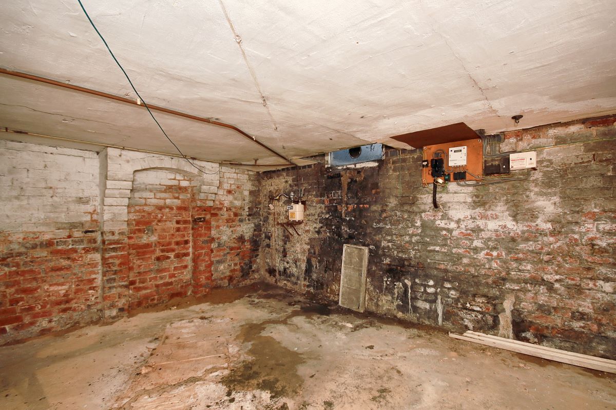 57 Whitworth Road