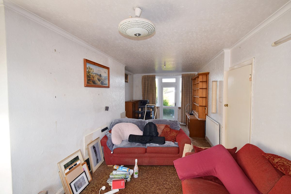 RESI – 86 Lincroft Crescent