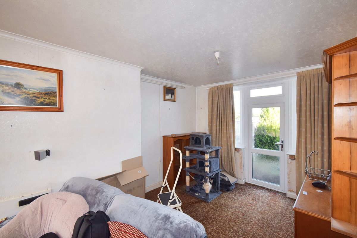 RESI – 86 Lincroft Crescent