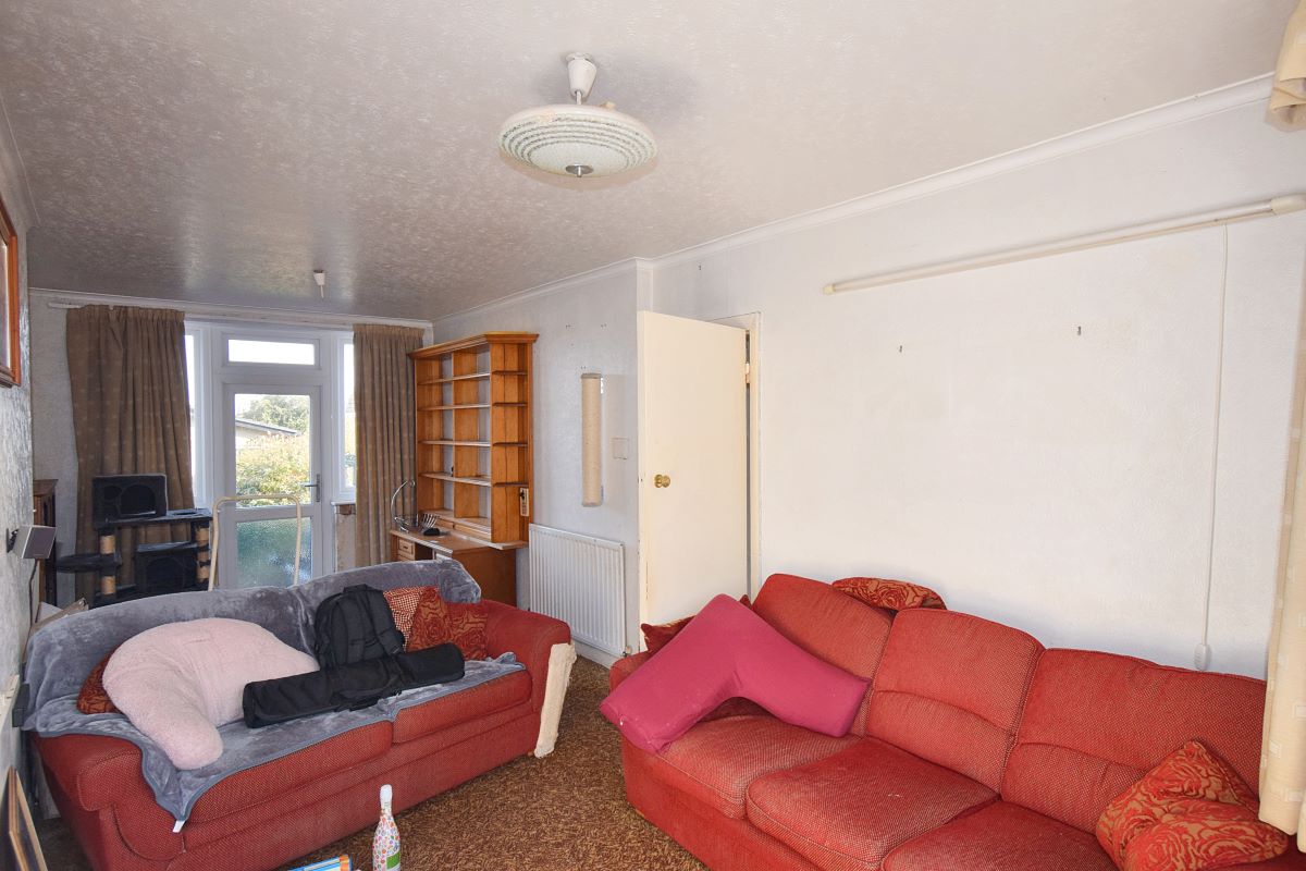 RESI – 86 Lincroft Crescent