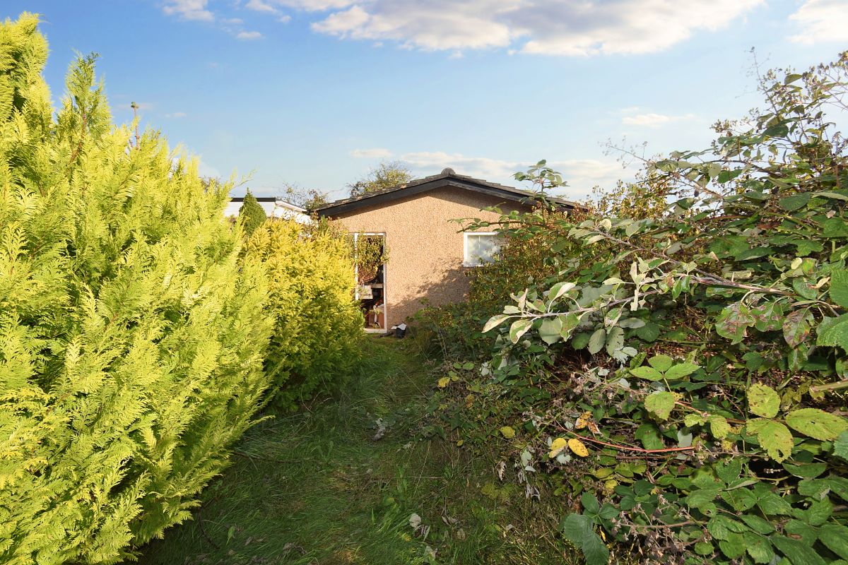 RESI – 86 Lincroft Crescent
