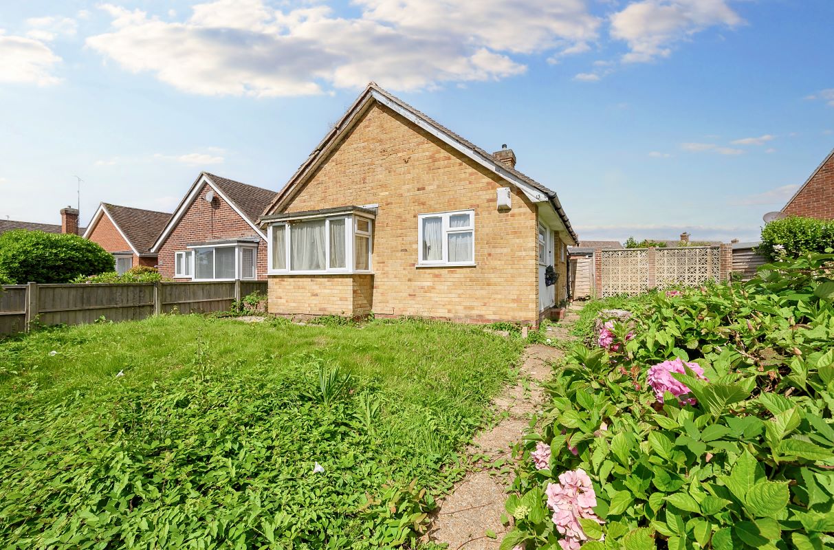 13 Horsham Road