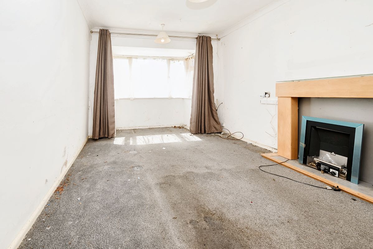 13 Horsham Road