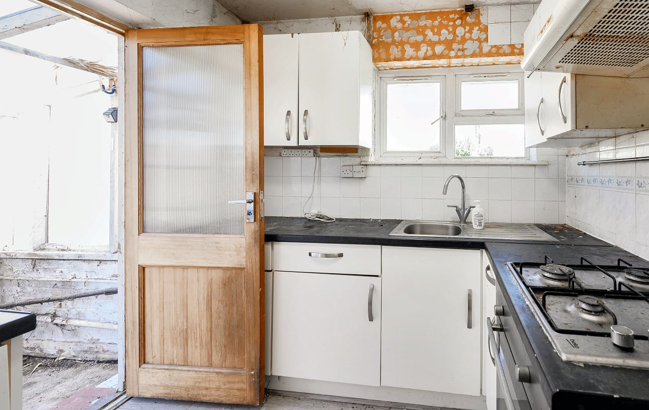13 Horsham Road