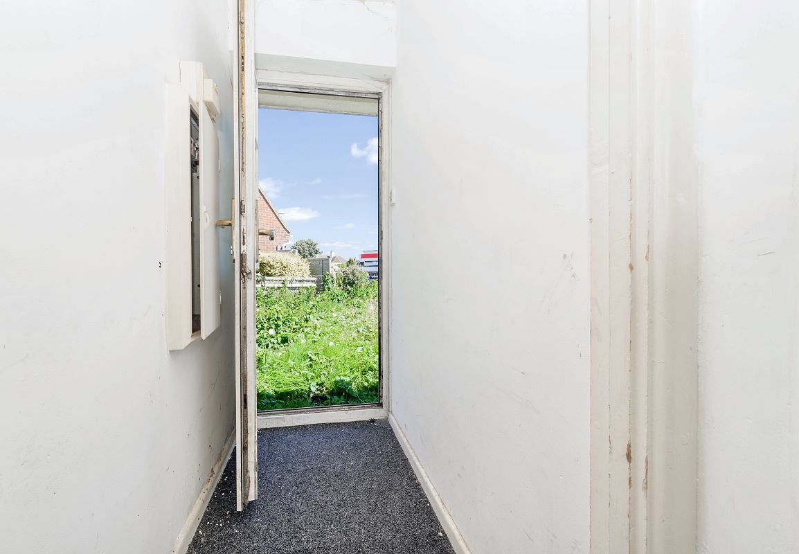 13 Horsham Road
