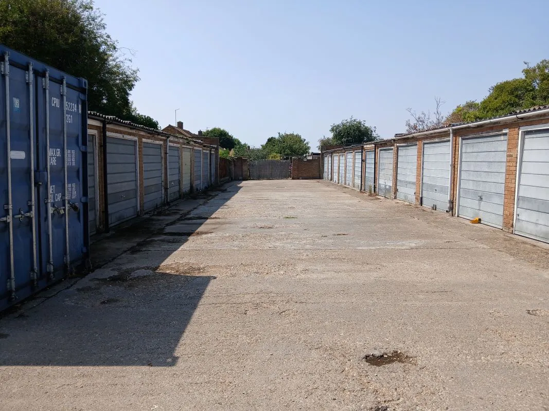 Garage 187, Upthorpe Drive, Wantage, Oxfordshire, OX12 7DF