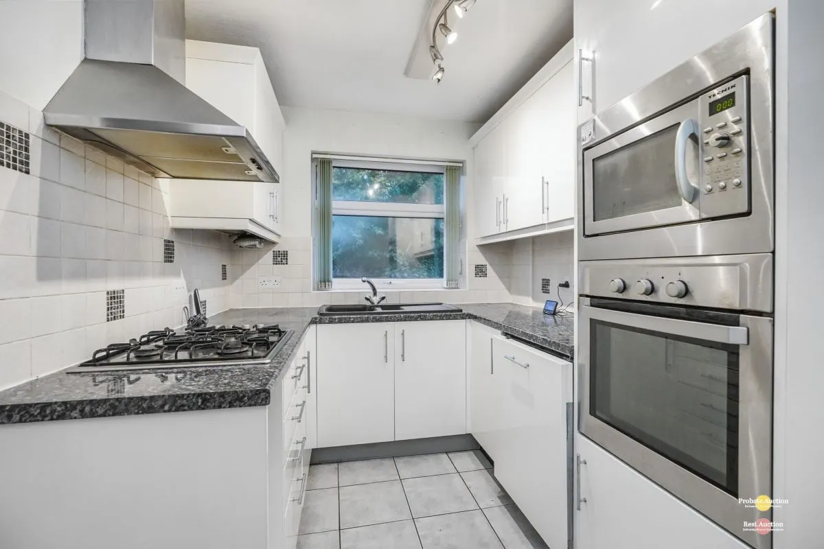 10 The Eyrie, Burton-on-Trent, Staffordshire, DE15 0DT