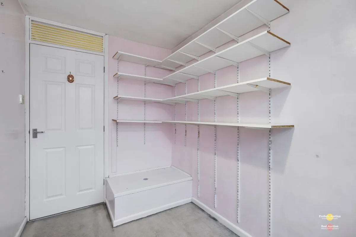 10 The Eyrie, Burton-on-Trent, Staffordshire, DE15 0DT