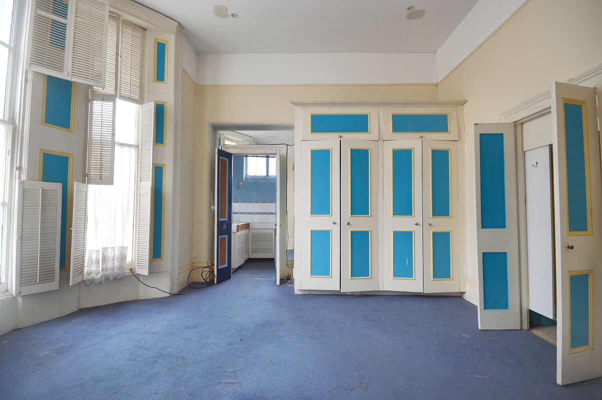 43 Holland Road
