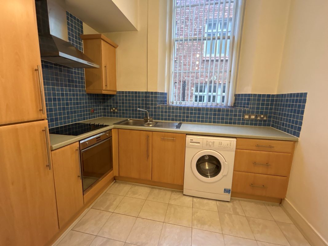 Apt, 6, 2 Stowell Street