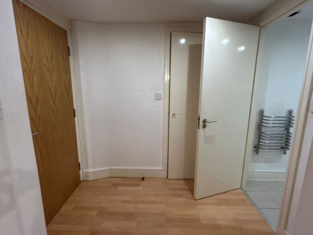 Apt, 6, 2 Stowell Street