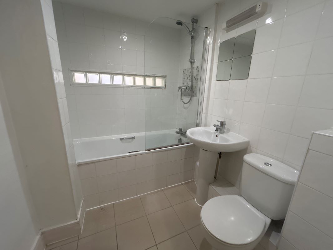 Apt, 6, 2 Stowell Street