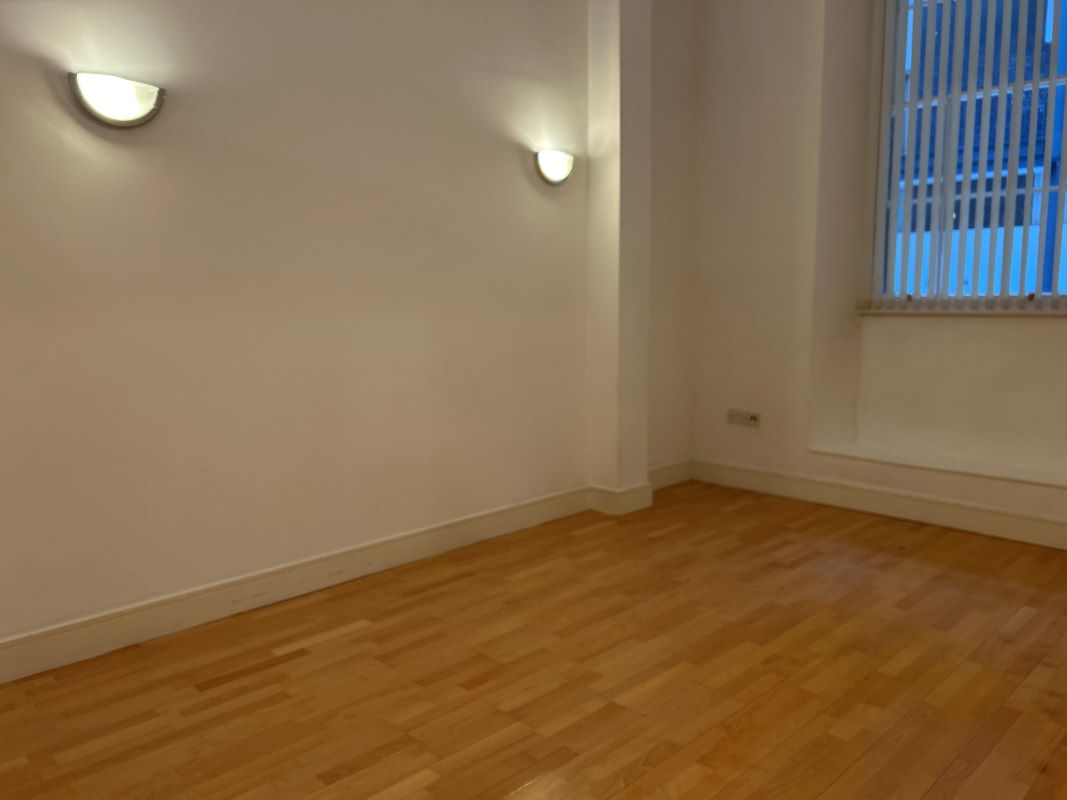 Apt, 6, 2 Stowell Street