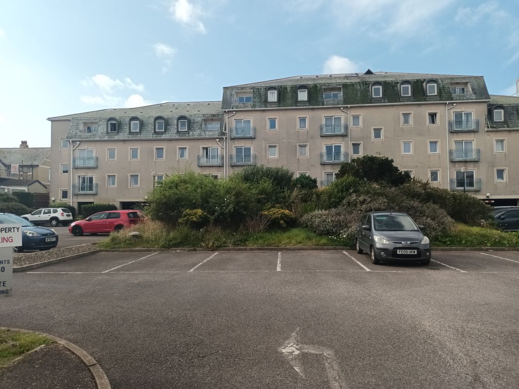 6 Norcombe Court