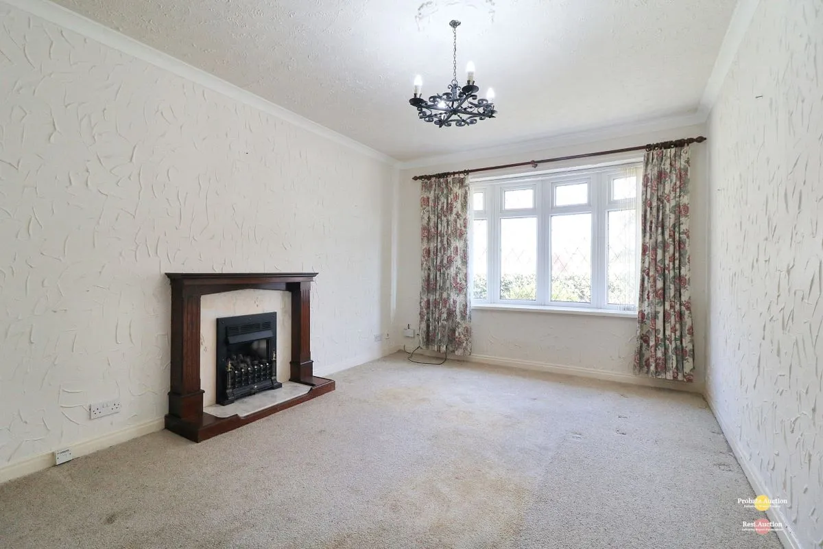 RESI – 14 Middleton Avenue