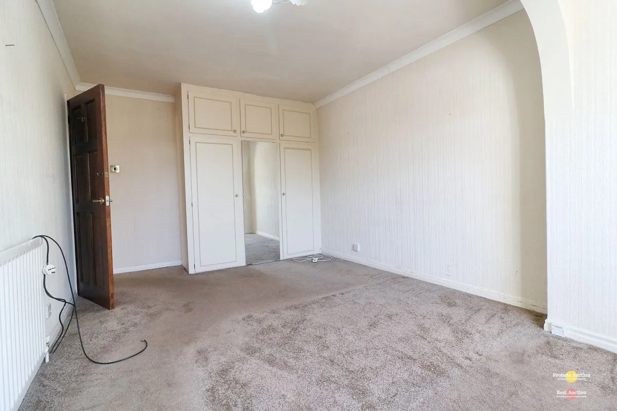RESI – 14 Middleton Avenue