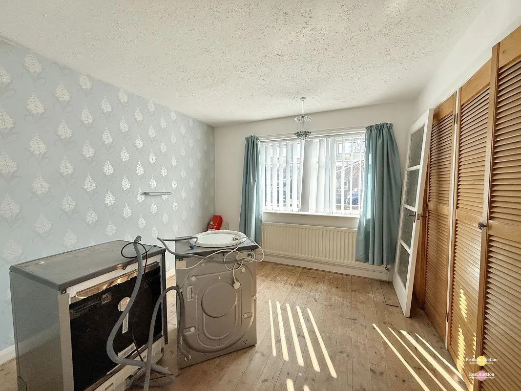 RESI – 9 Arran Close