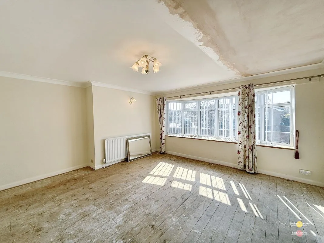 RESI – 9 Arran Close