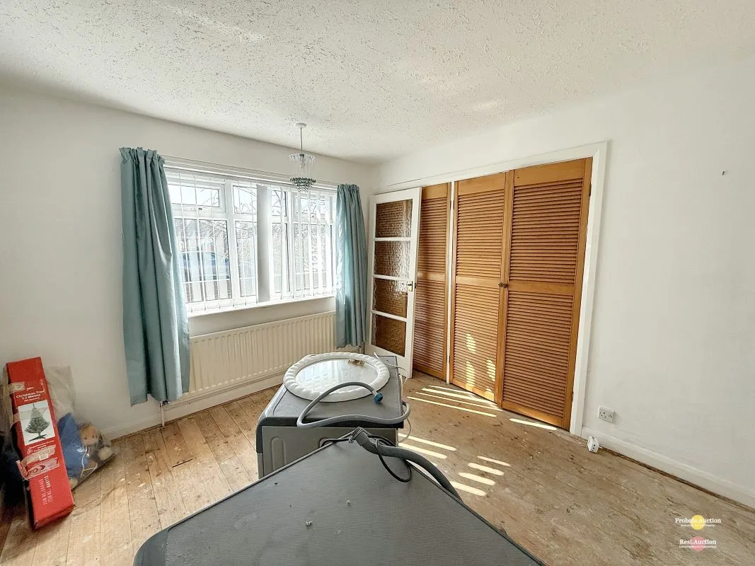 RESI – 9 Arran Close