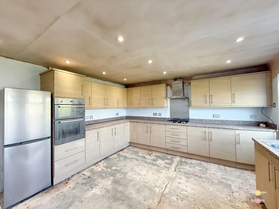 RESI – 9 Arran Close