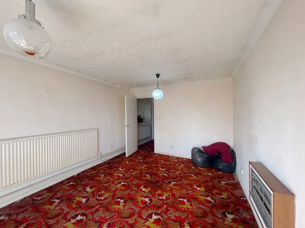 Flat 11, Dighton Court