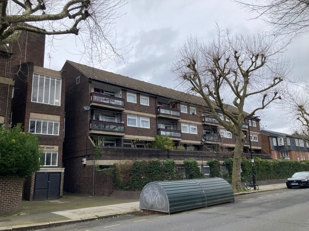 Flat 11, Dighton Court