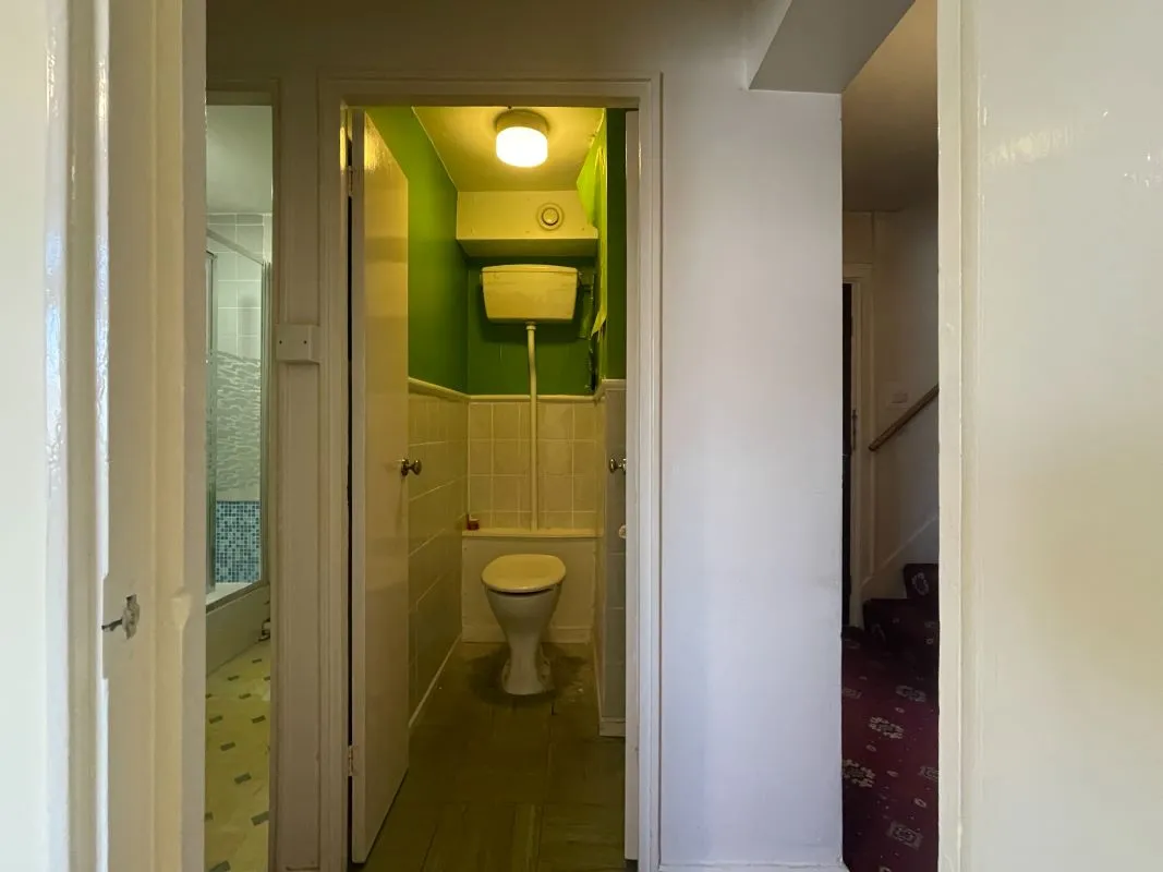 Flat 11, Dighton Court