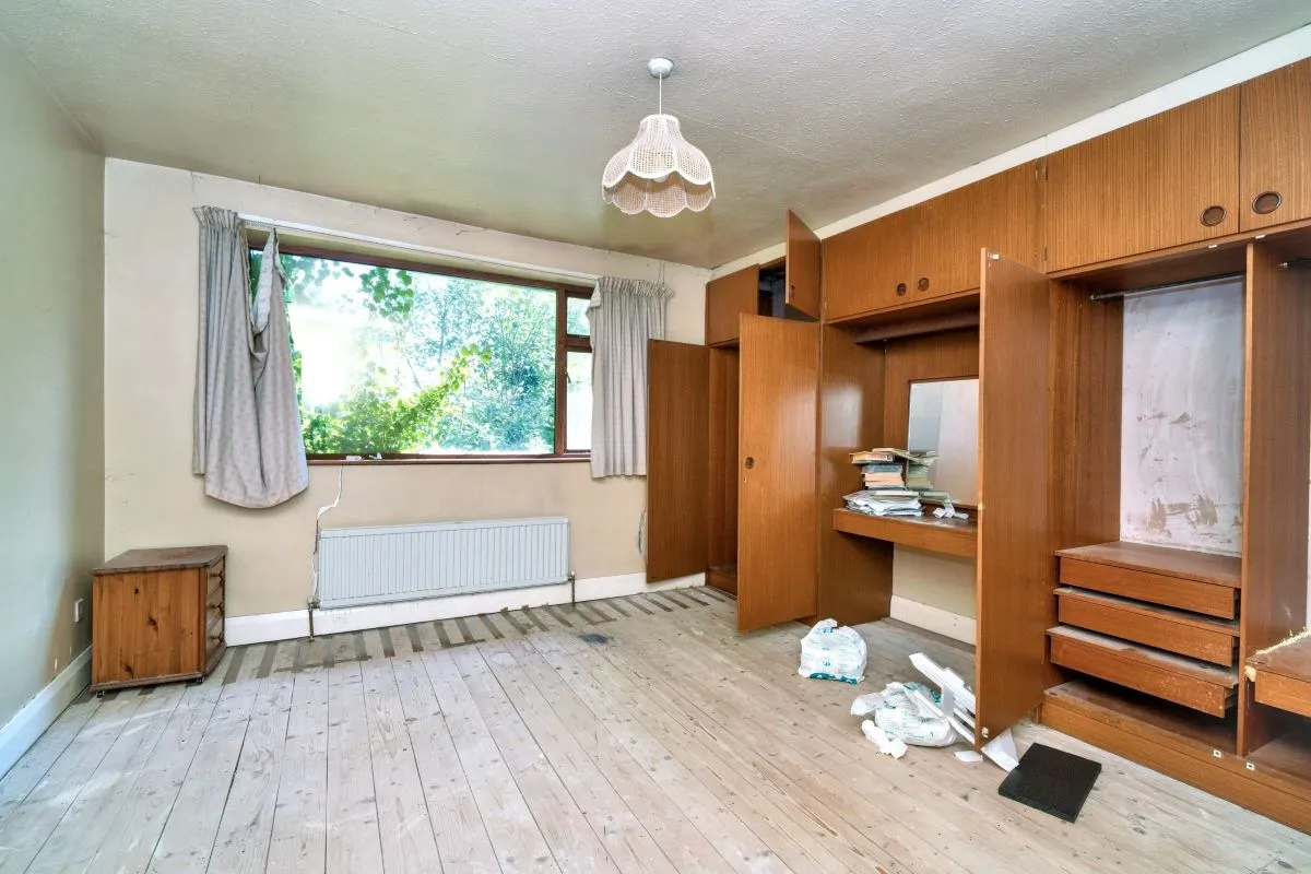 48 Lostock Junction Lane