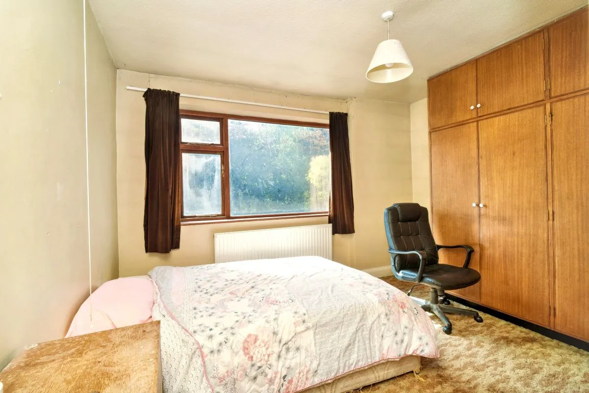 48 Lostock Junction Lane