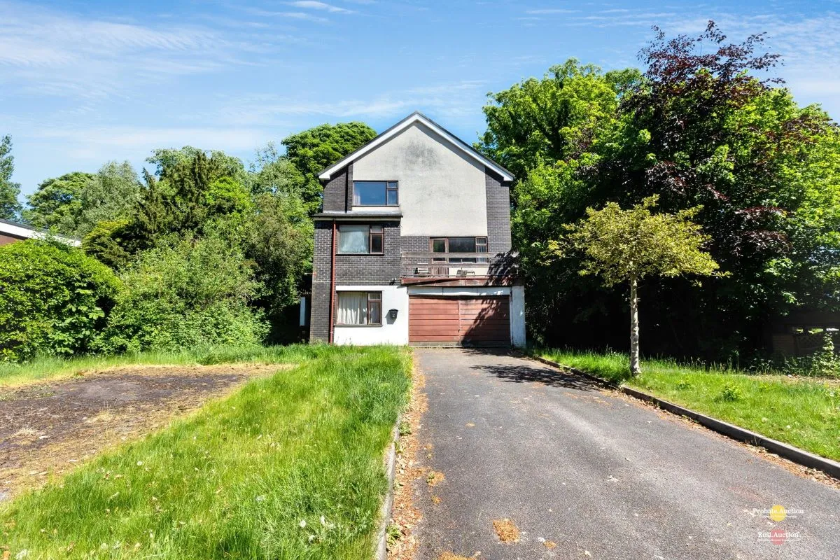 48 Lostock Junction Lane