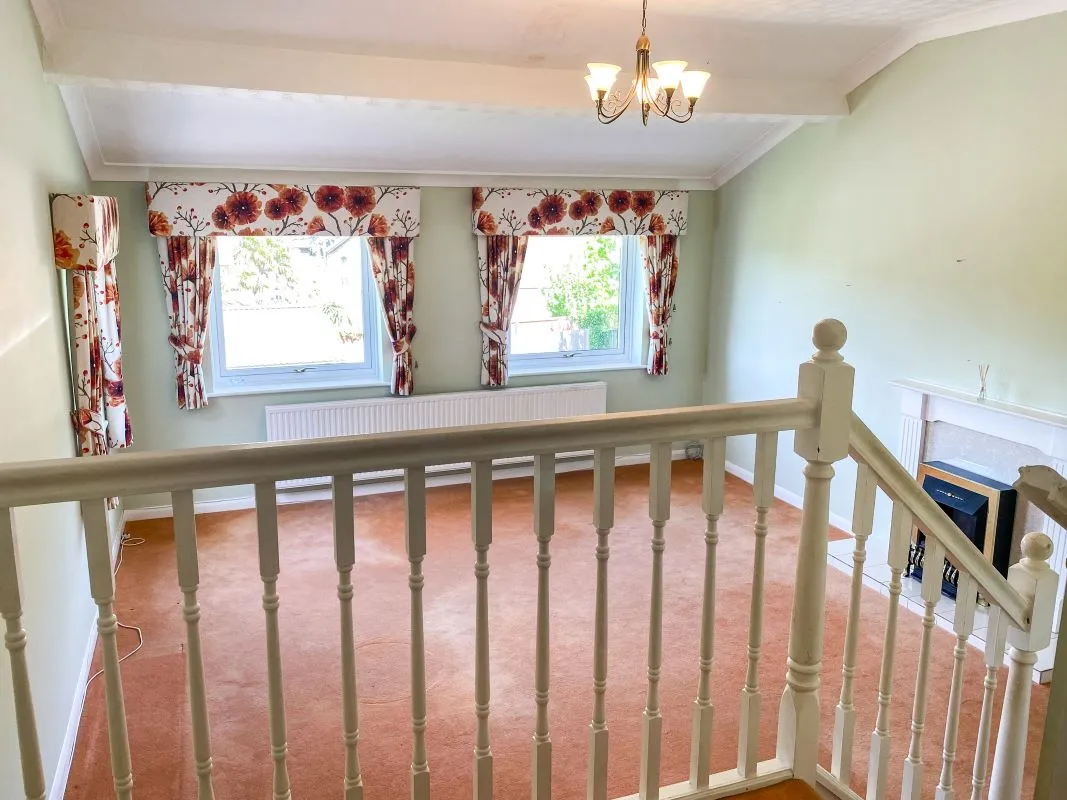 6 Glenwater Close