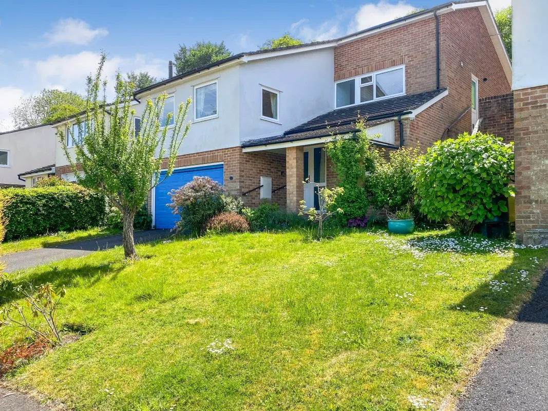 6 Glenwater Close