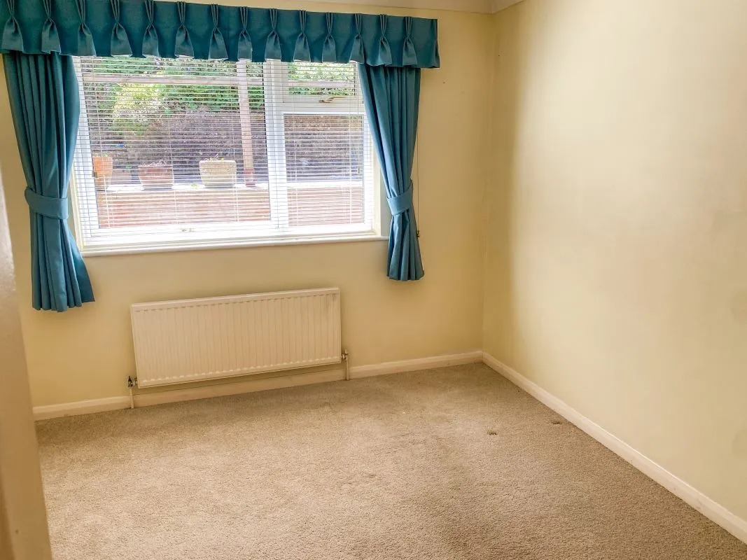6 Glenwater Close