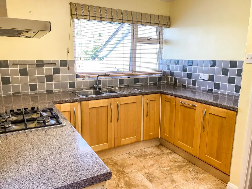 6 Glenwater Close