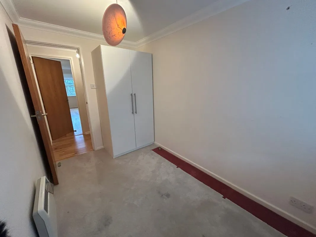 22 River Bank Close