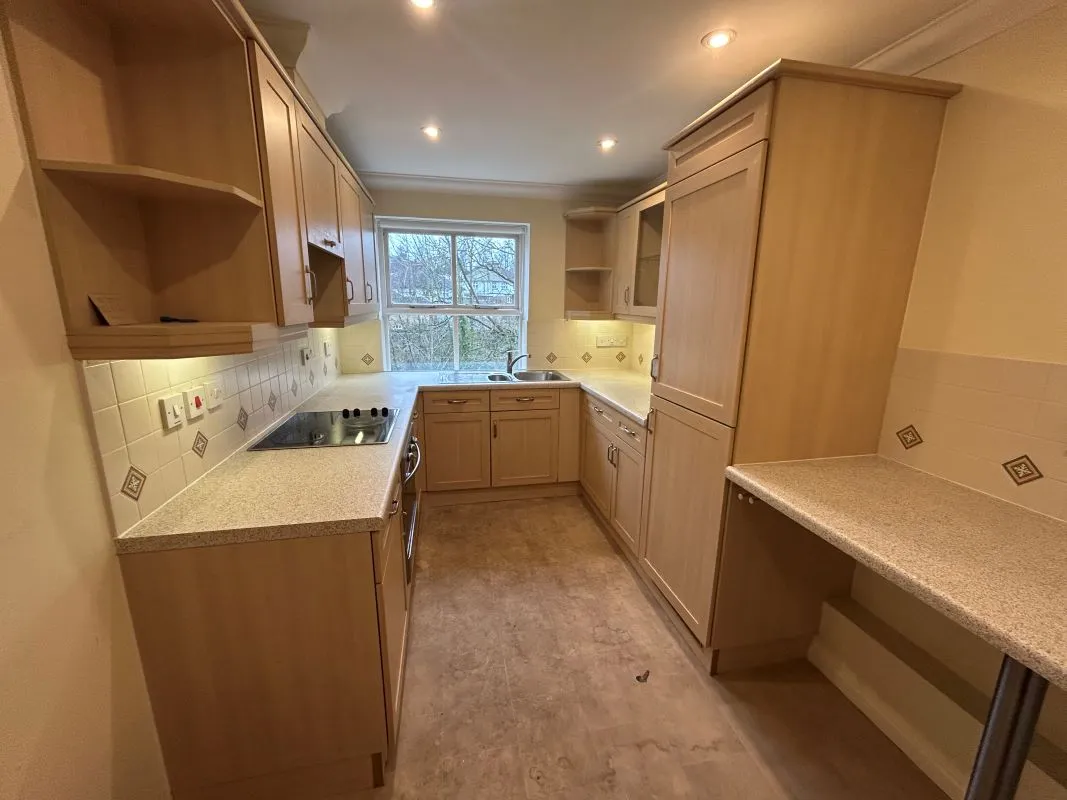 22 River Bank Close
