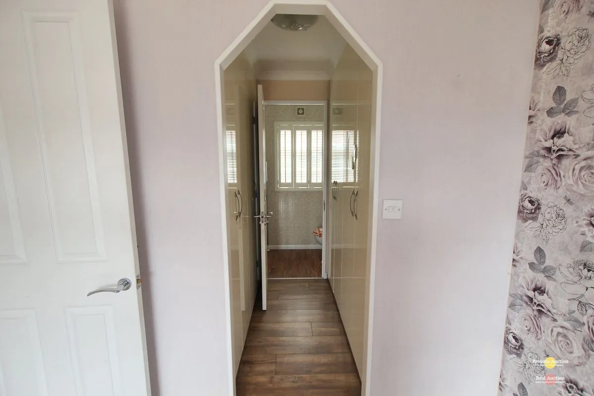 26 Riverside Park
