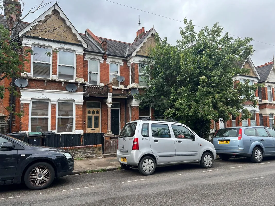 RESI – GF Flat, 18 Radley Road