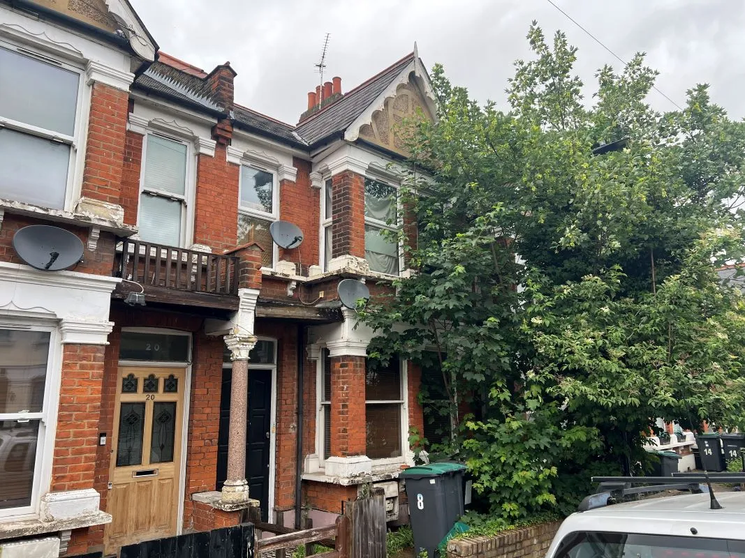 RESI – GF Flat, 18 Radley Road
