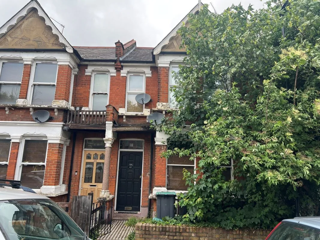 RESI – GF Flat, 18 Radley Road